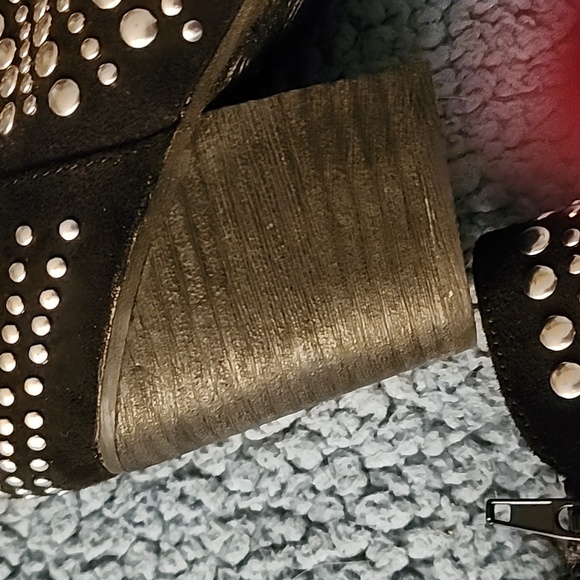 Naughty studded black faux leather zipper booties Size 7 - Picture 10 of 17